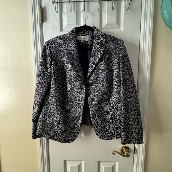 Jones New York Jackets & Blazers - jones New York Blue and White Floral Blazer